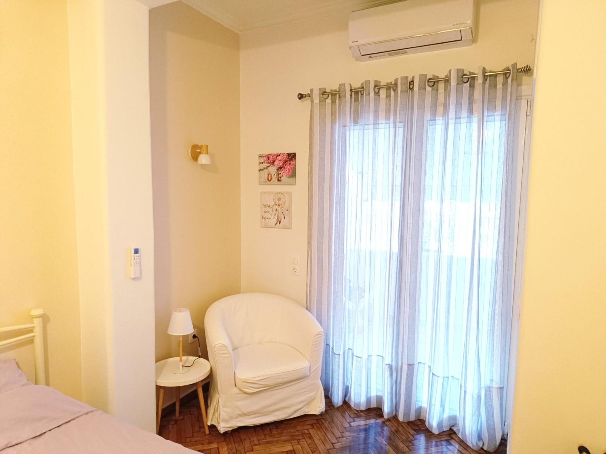 Golden Apartment In Victoria Atenas Exterior foto